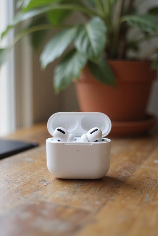 Imagem das melhores ofertas do fim de semana incluindo AirPods, produtos Craftsman, Ninja e sérum da L'Oreal